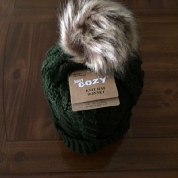 JUST COZY KNIT HAT BONNET.  ONE SIZE FITS.  COLOR: GREEN - Picture 1 of 3